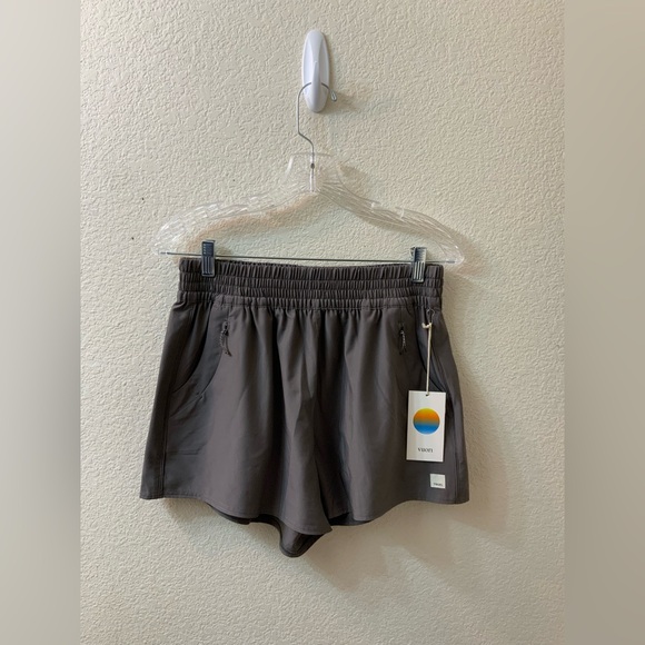 NWT Vuori Women's Dash Short 2.0 in Chia M - Picture 6 of 8